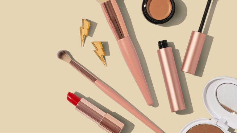 Ilustracja do artykułu: Kosmetyki z USA do Polski. Sephora US, płyny i oryginał